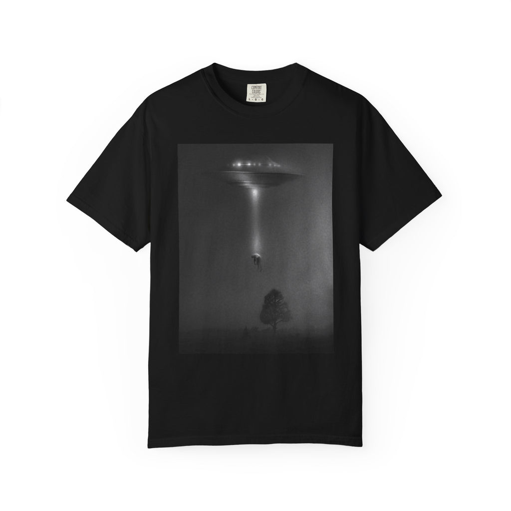 Unisex UFO Encounter T-shirt - Garment-Dyed Cool Tee for Sci-Fi Lovers