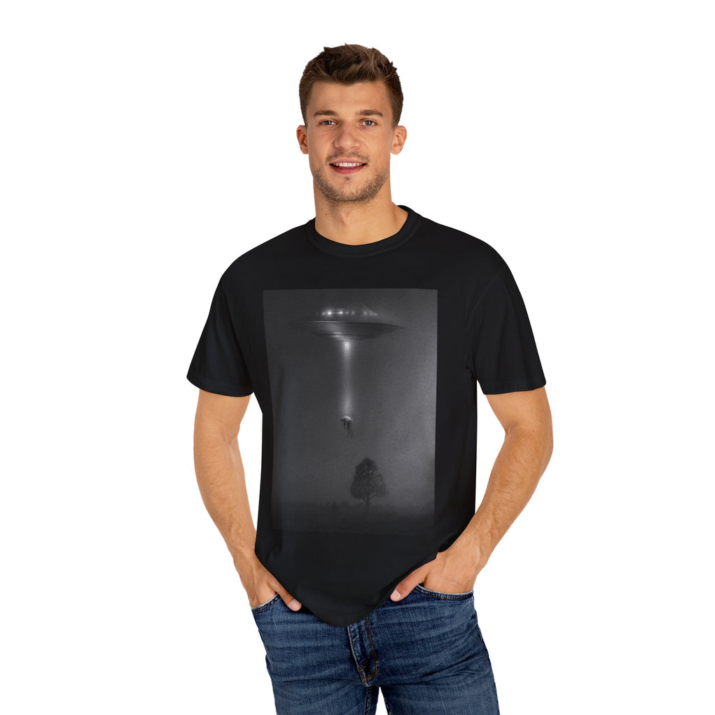 Unisex UFO Encounter T-shirt - Garment-Dyed Cool Tee for Sci-Fi Lovers