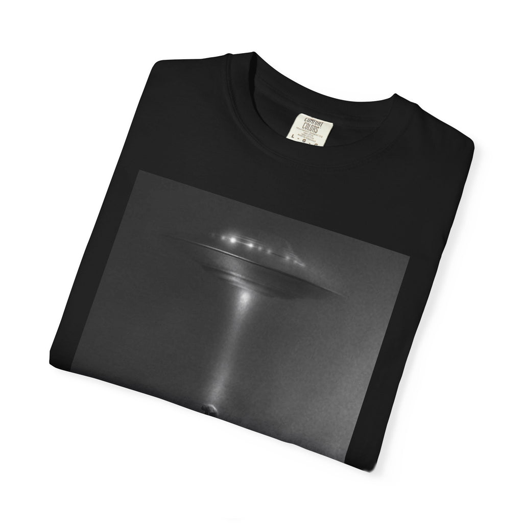 Unisex UFO Encounter T-shirt - Garment-Dyed Cool Tee for Sci-Fi Lovers