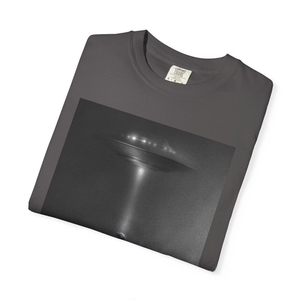 Unisex UFO Encounter T-shirt - Garment-Dyed Cool Tee for Sci-Fi Lovers