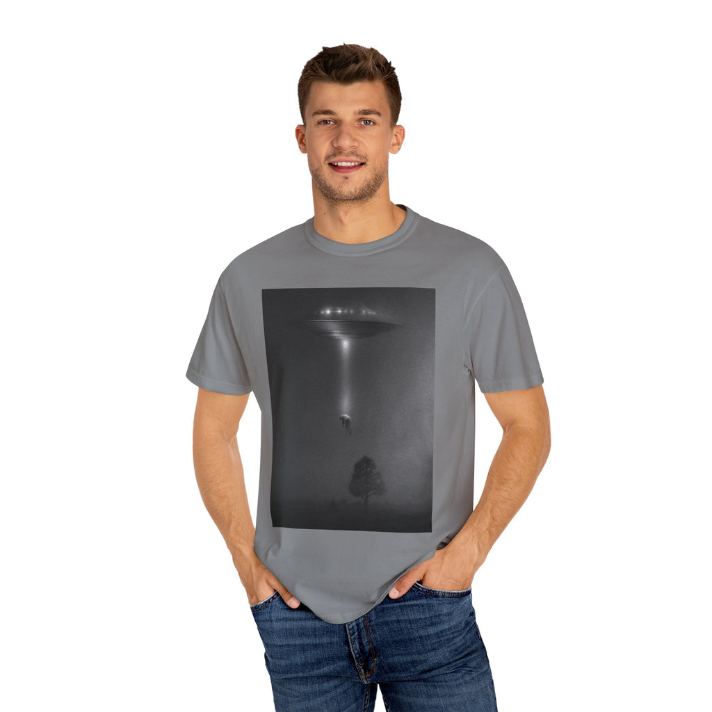 Unisex UFO Encounter T-shirt - Garment-Dyed Cool Tee for Sci-Fi Lovers